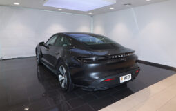 Porsche Taycan Sport Turismo full