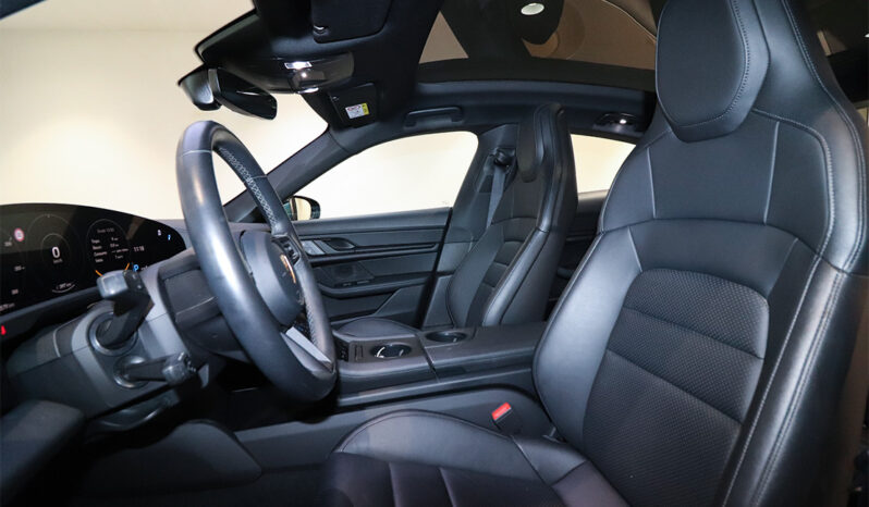Porsche Taycan Sport Turismo full
