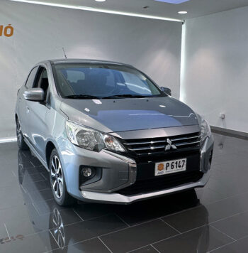 Vista frontal del Mitsubishi Space Star Kaiteki gris vehicle d'ocasió
