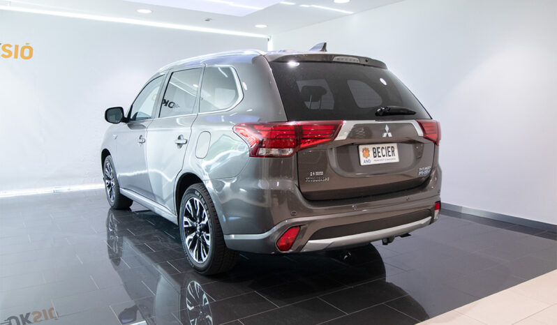 Mitsubishi Outlander PHEV full
