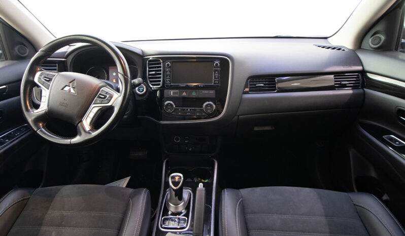 Mitsubishi Outlander PHEV full