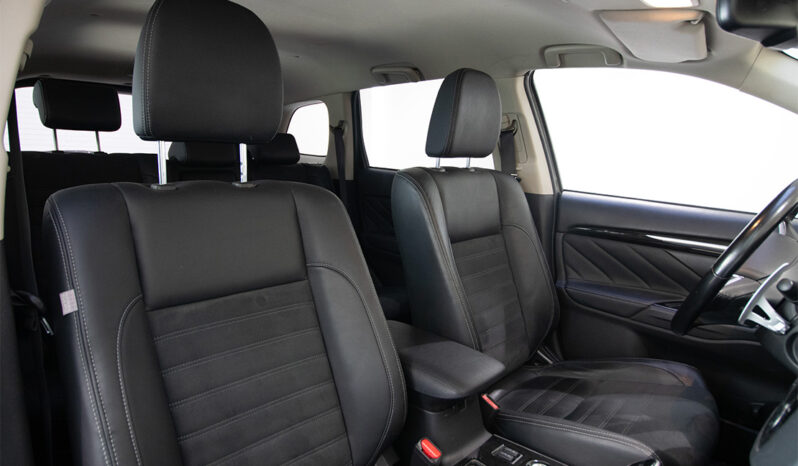 Mitsubishi Outlander PHEV full