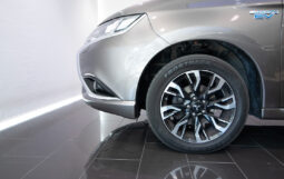 Mitsubishi Outlander PHEV full