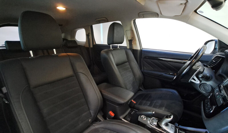 Mitsubishi Outlander PHEV 4×4 full