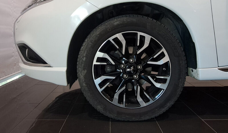 Mitsubishi Outlander PHEV 4×4 full