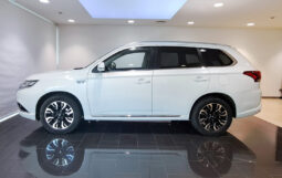 Mitsubishi Outlander PHEV 4×4 full