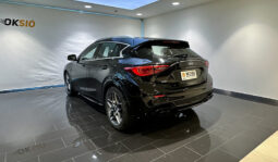 Infiniti Q30 Sport full